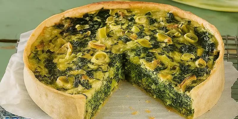 Tarta casera lista para el horno